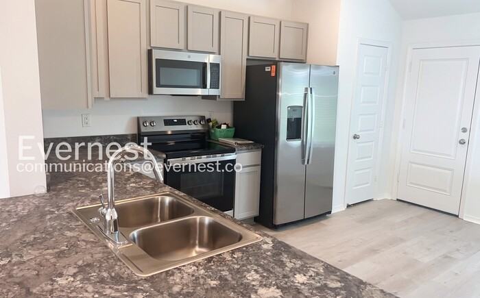 6648 Hollywood Ave - Photo 4 of 23