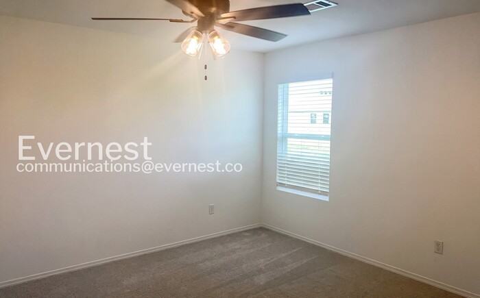 6648 Hollywood Ave - Photo 7 of 23