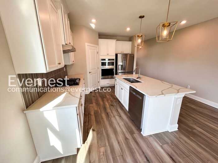 1214 Bridgett Way - Photo 5 of 37