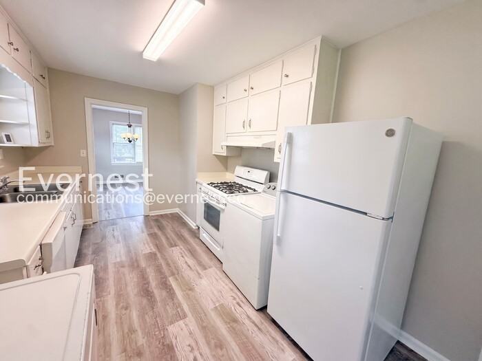 106 Acton Ave - Photo 3 of 26