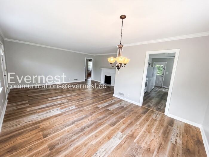 106 Acton Ave - Photo 5 of 26
