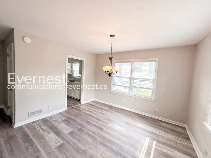 106 Acton Ave - Photo 7 of 26