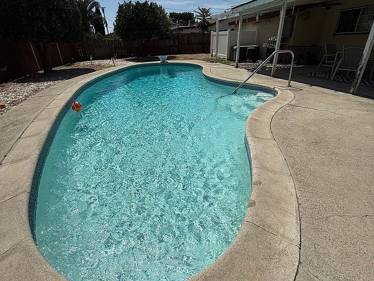 1379 East 35th Street - Photo 6 of 10