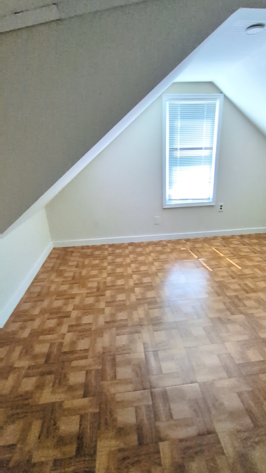 51 Gladys Ave #2A - Photo 4 of 4