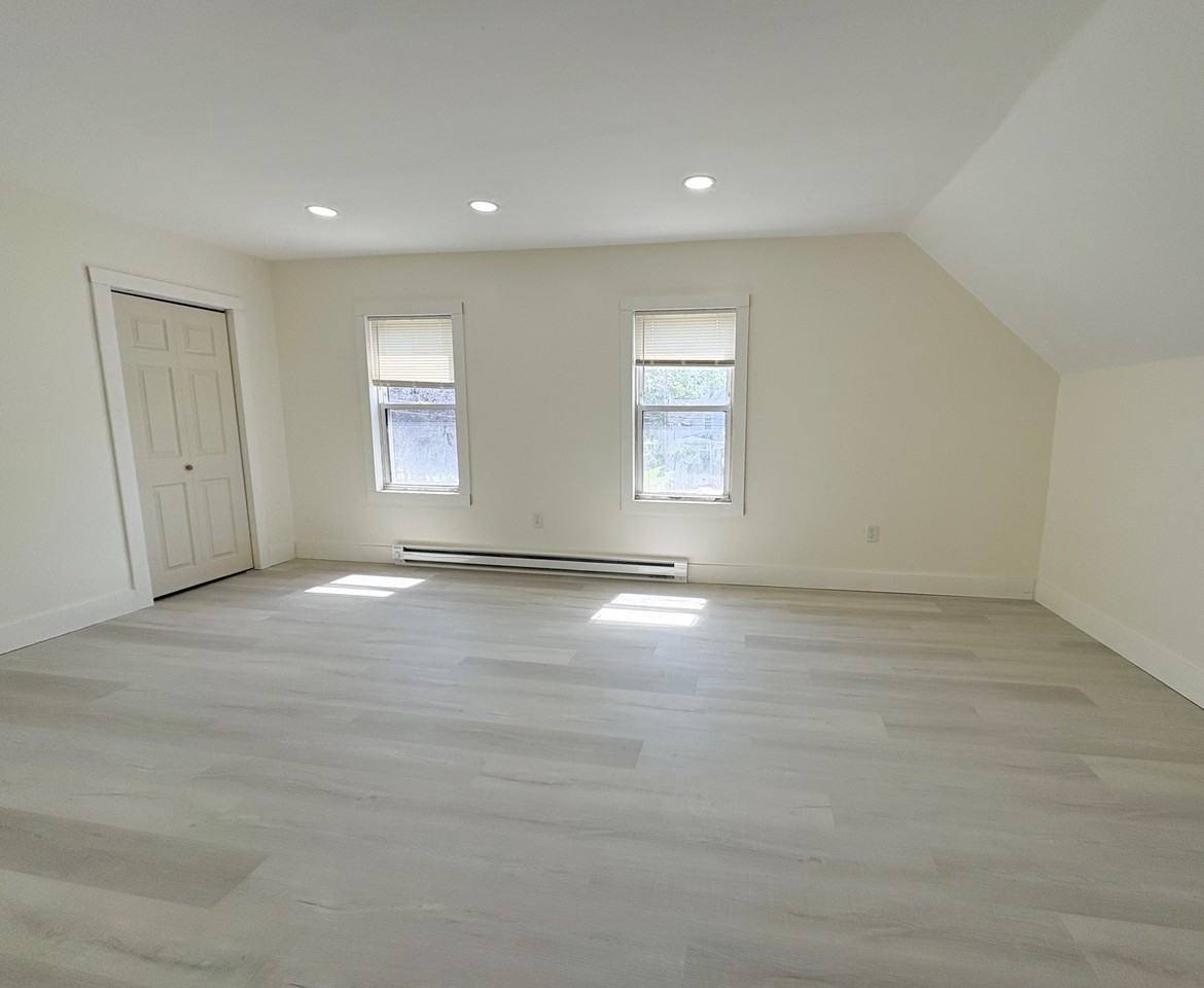 930 S Franklin St #2 - Photo 3 of 7
