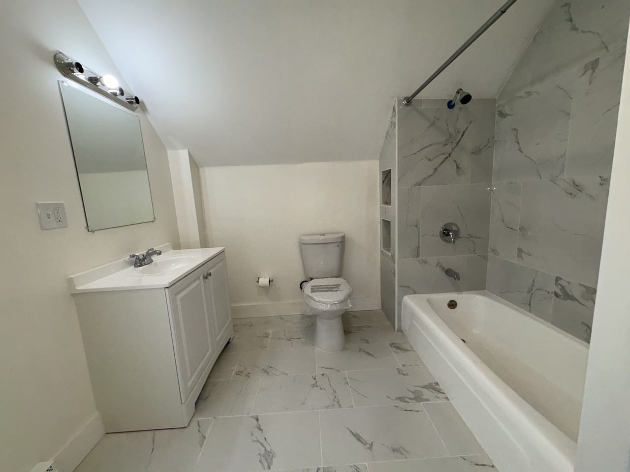 930 S Franklin St #2 - Photo 5 of 7