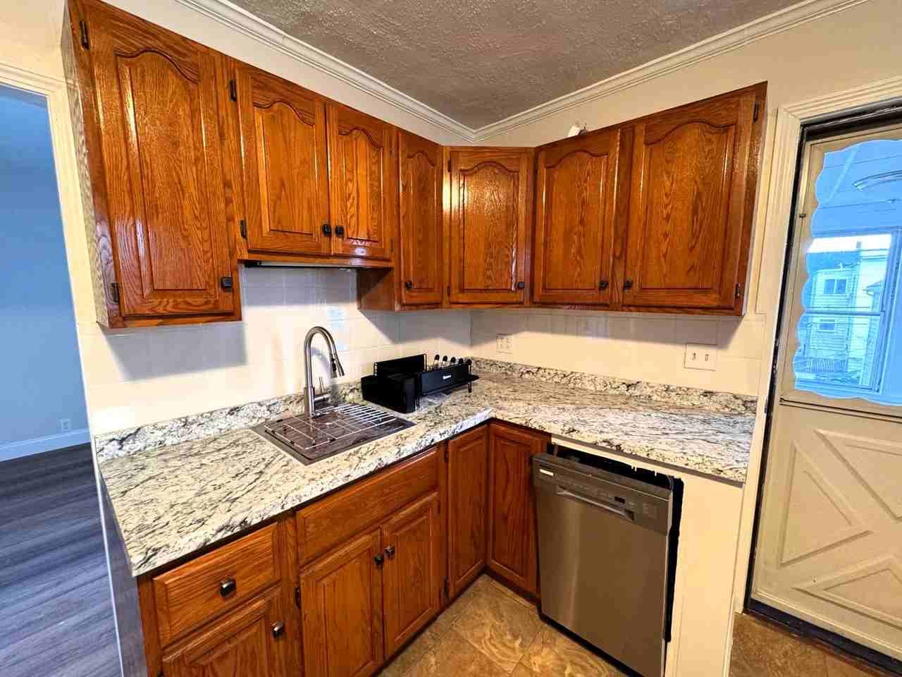 38 Hunting St #2 - Photo 4 of 14