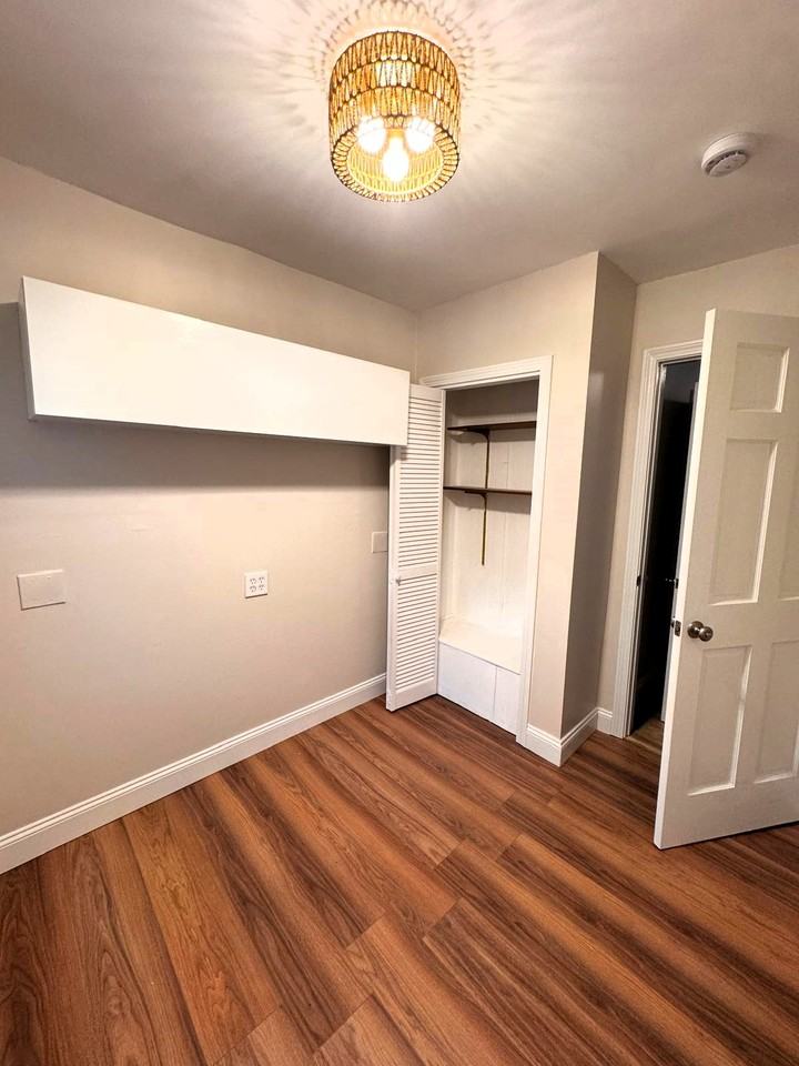 38 Hunting St #2 - Photo 5 of 14