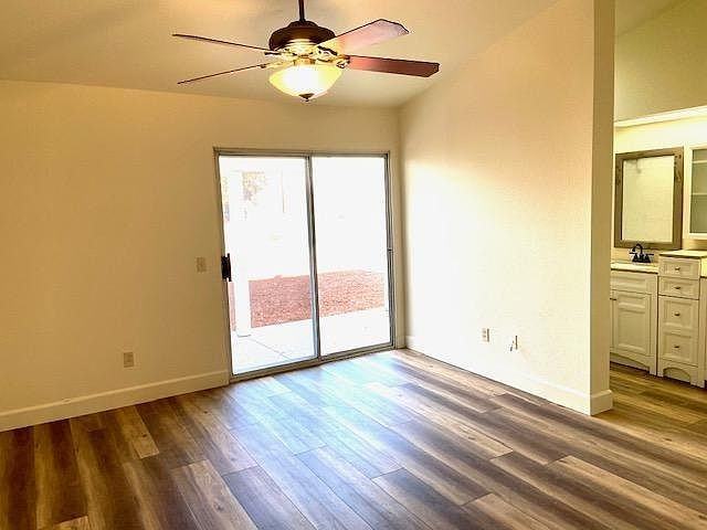 25484 Knollwood Drive - Photo 4 of 11