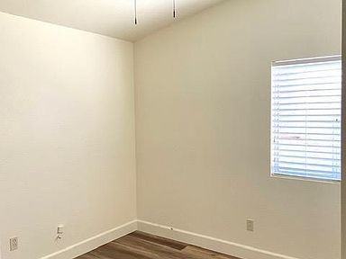 25484 Knollwood Drive - Photo 7 of 11