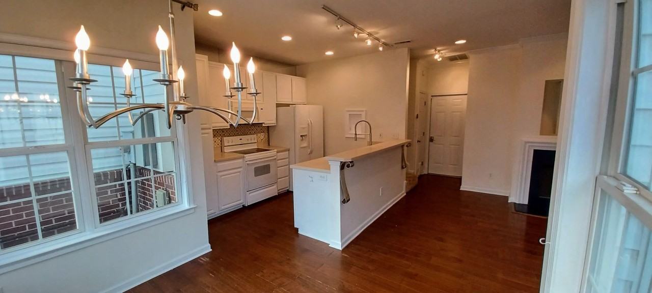 519 Cliffview Ct #NA - Photo 2 of 12