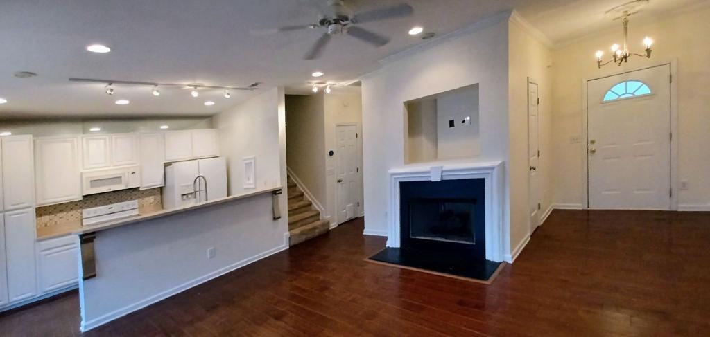 519 Cliffview Ct #NA - Photo 3 of 12