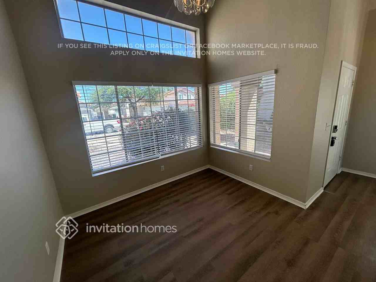 11322 W Alice Ave - Photo 3 of 27