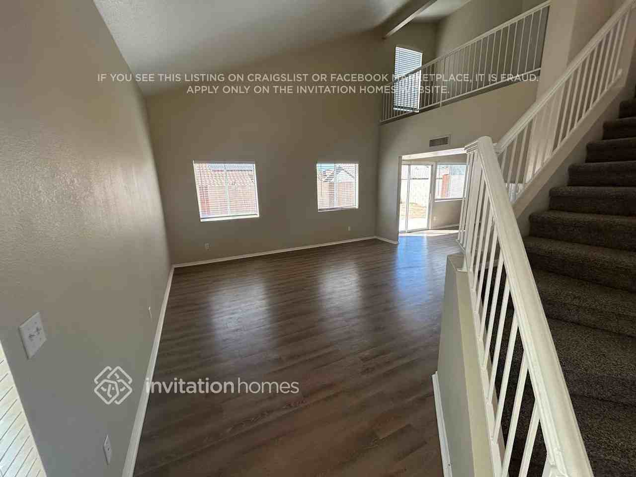11322 W Alice Ave - Photo 5 of 27