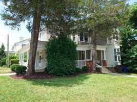 featured image of 301 N Spring St #1