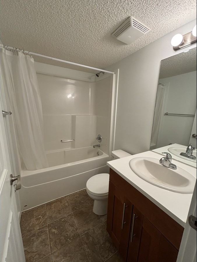 SF208 | 1 Month Free – Spacious 3 Bedroom Basement Suite – North Edmonton - Photo 2 of 19