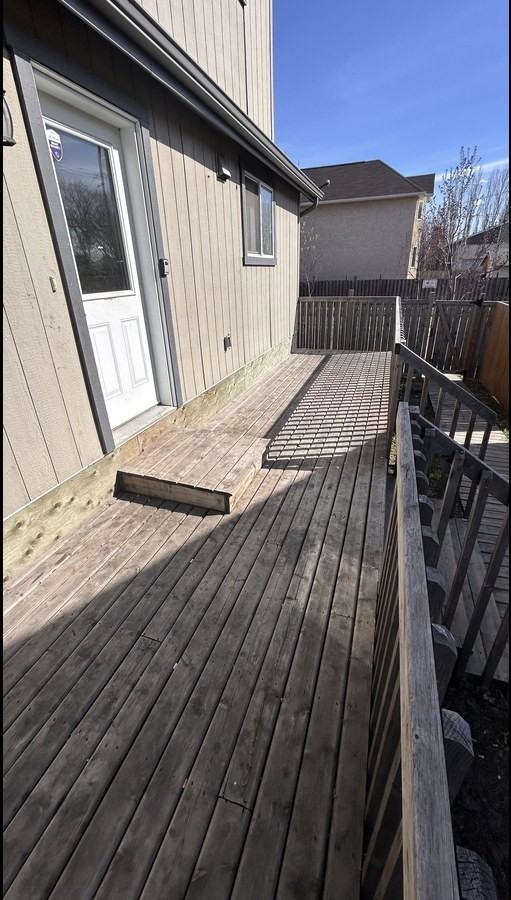 SF208 | 3 Bedroom Basement Suite – North Edmonton - Photo 2 of 19