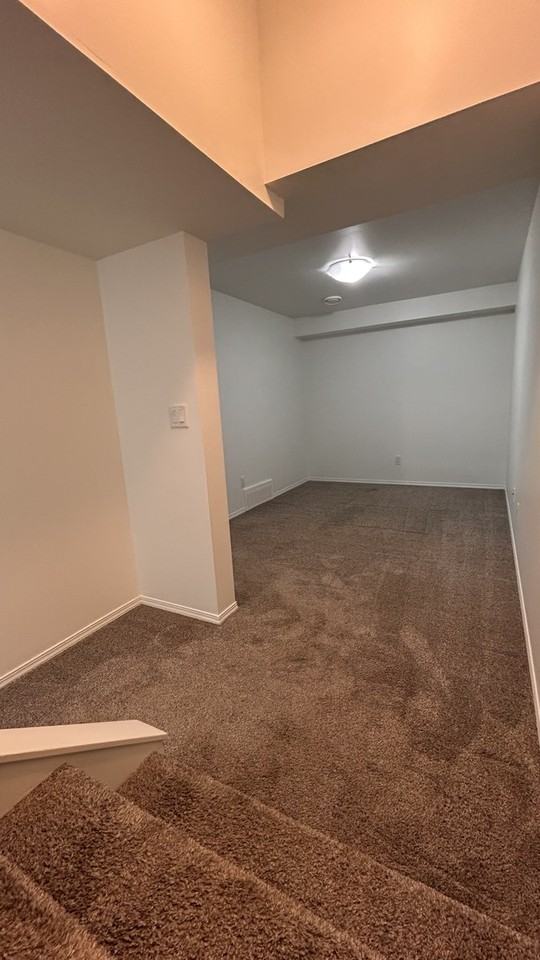 11354 53 St Nw - Photo 2 of 16