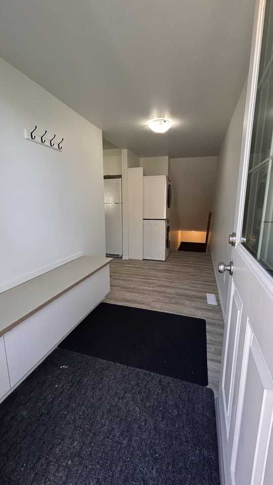 SF231 – Newton Duplex for Rent | 3 - Photo 3 of 16