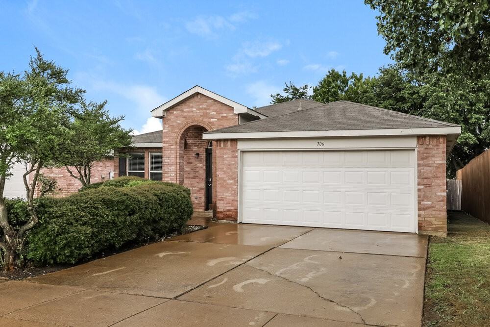 706 Langford Dr - Photo 3 of 16