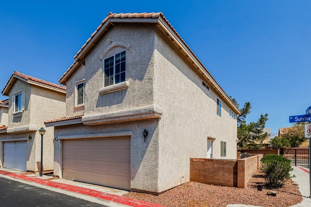 3010 Sunrise Bay Ave - Photo 4 of 17