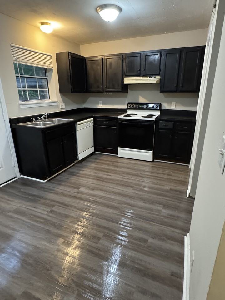 807 Holder Ct #1 - Photo 3 of 9