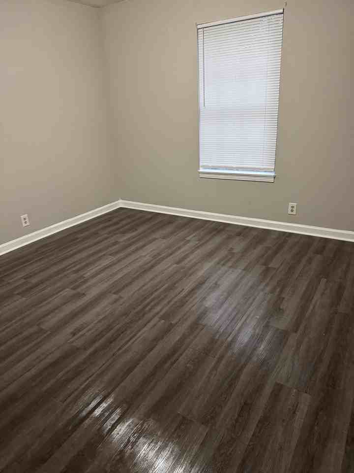 807 Holder Ct #1 - Photo 5 of 9