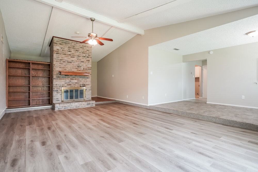 618 Thornwood Trl - Photo 5 of 16