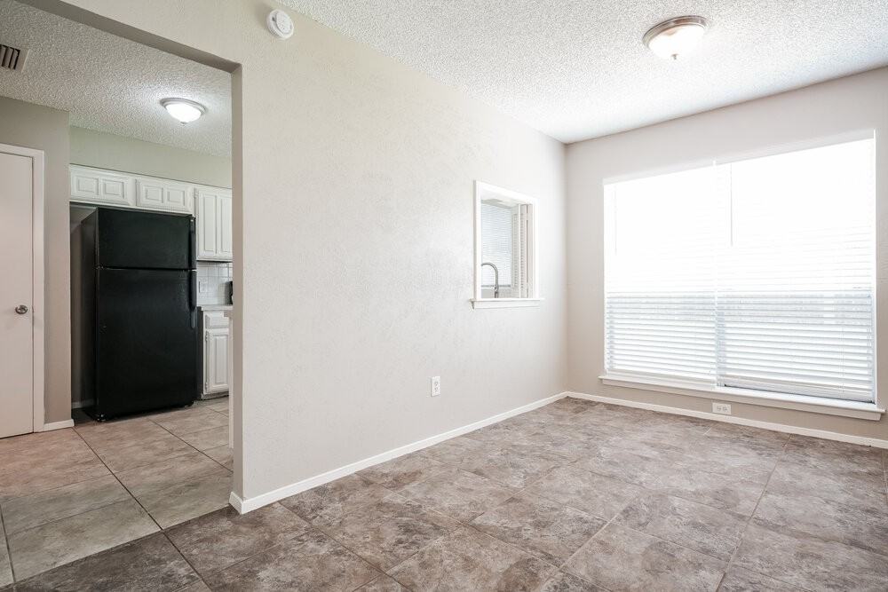 618 Thornwood Trl - Photo 6 of 16