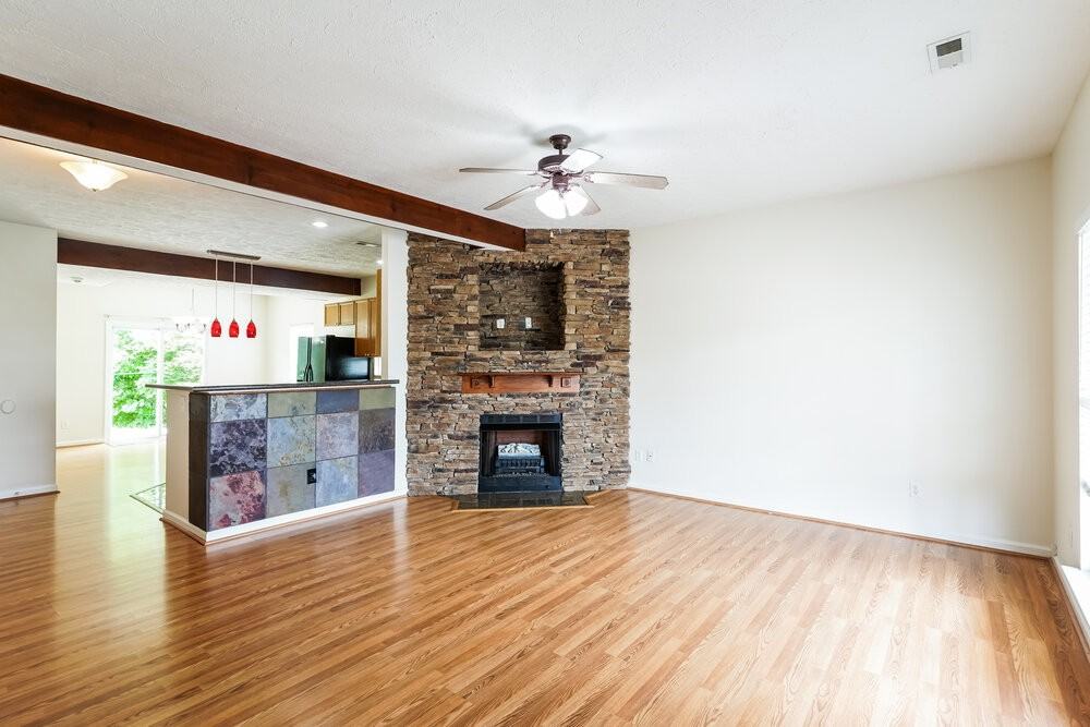 7212 Legacy Dr - Photo 6 of 17