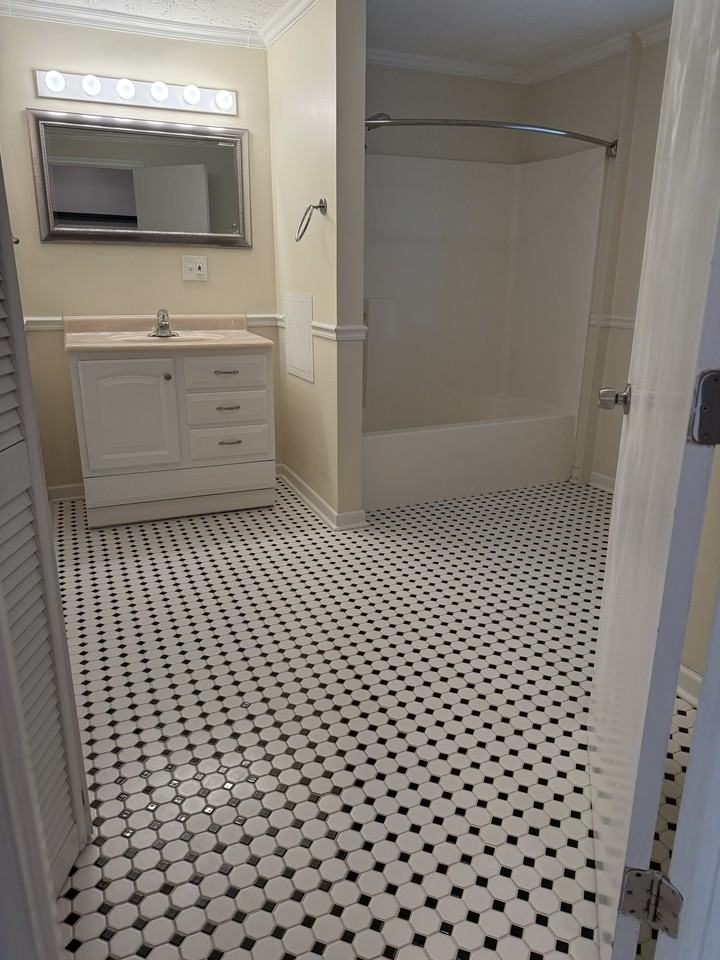 1026 1st Ave S #1 - Photo 6 of 10