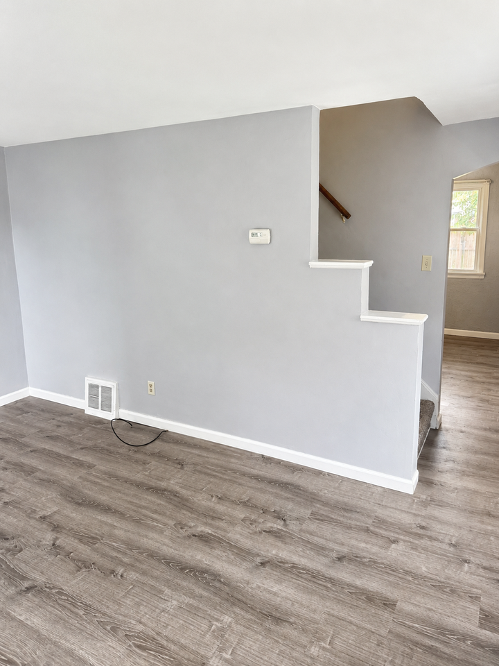 1146 Shadycrest Dr #1 - Photo 3 of 10