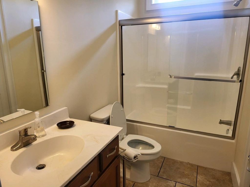 178 W Main St #1 - Photo 4 of 10