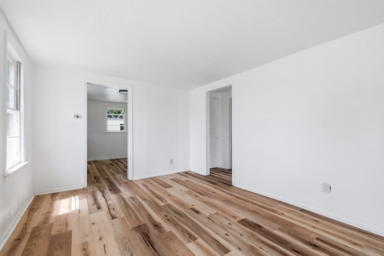 420 W 25th St #1 - Photo 3 of 22