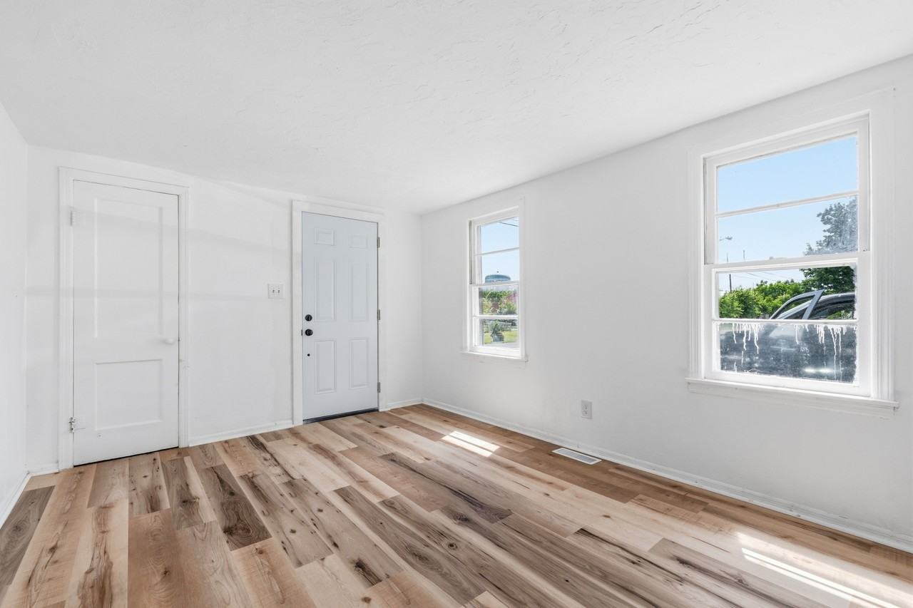 420 W 25th St #1 - Photo 5 of 22