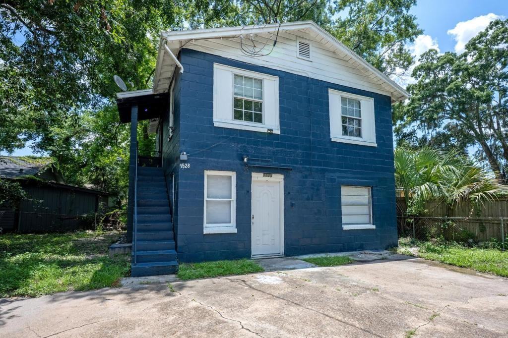 1526 W 22nd St - Photo 2 of 17