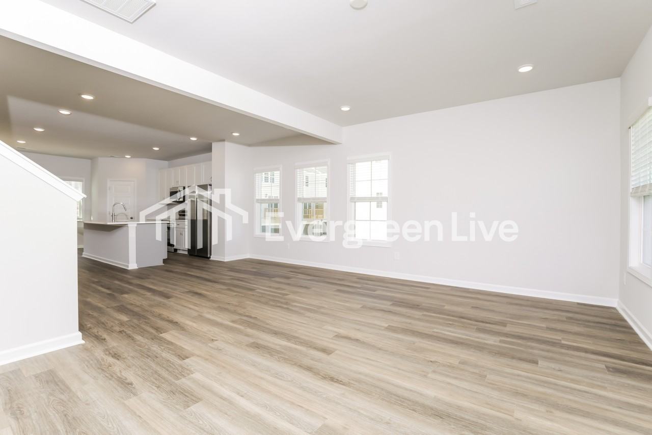 1024 Postmaster Ln - Photo 3 of 15