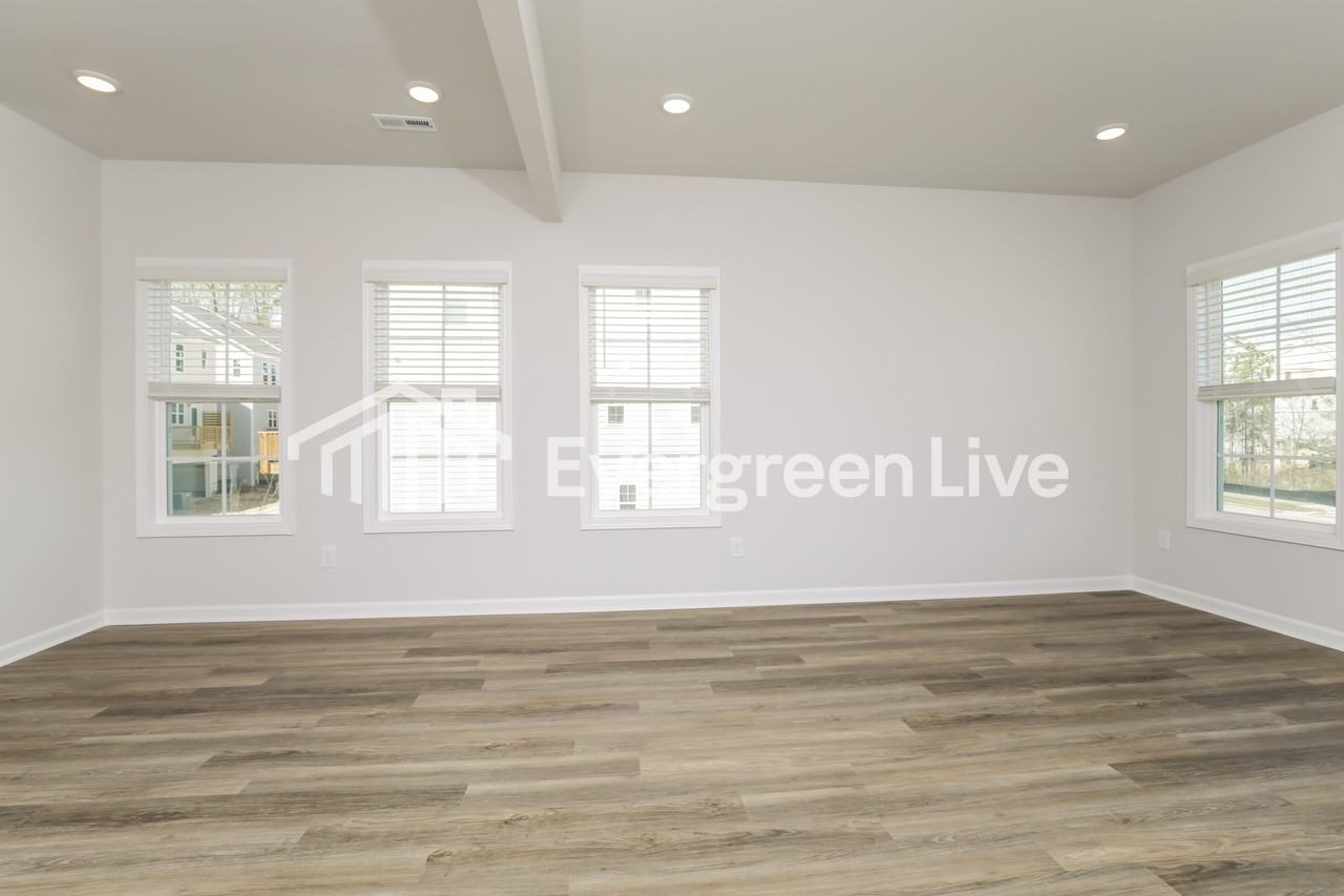 1024 Postmaster Ln - Photo 4 of 15