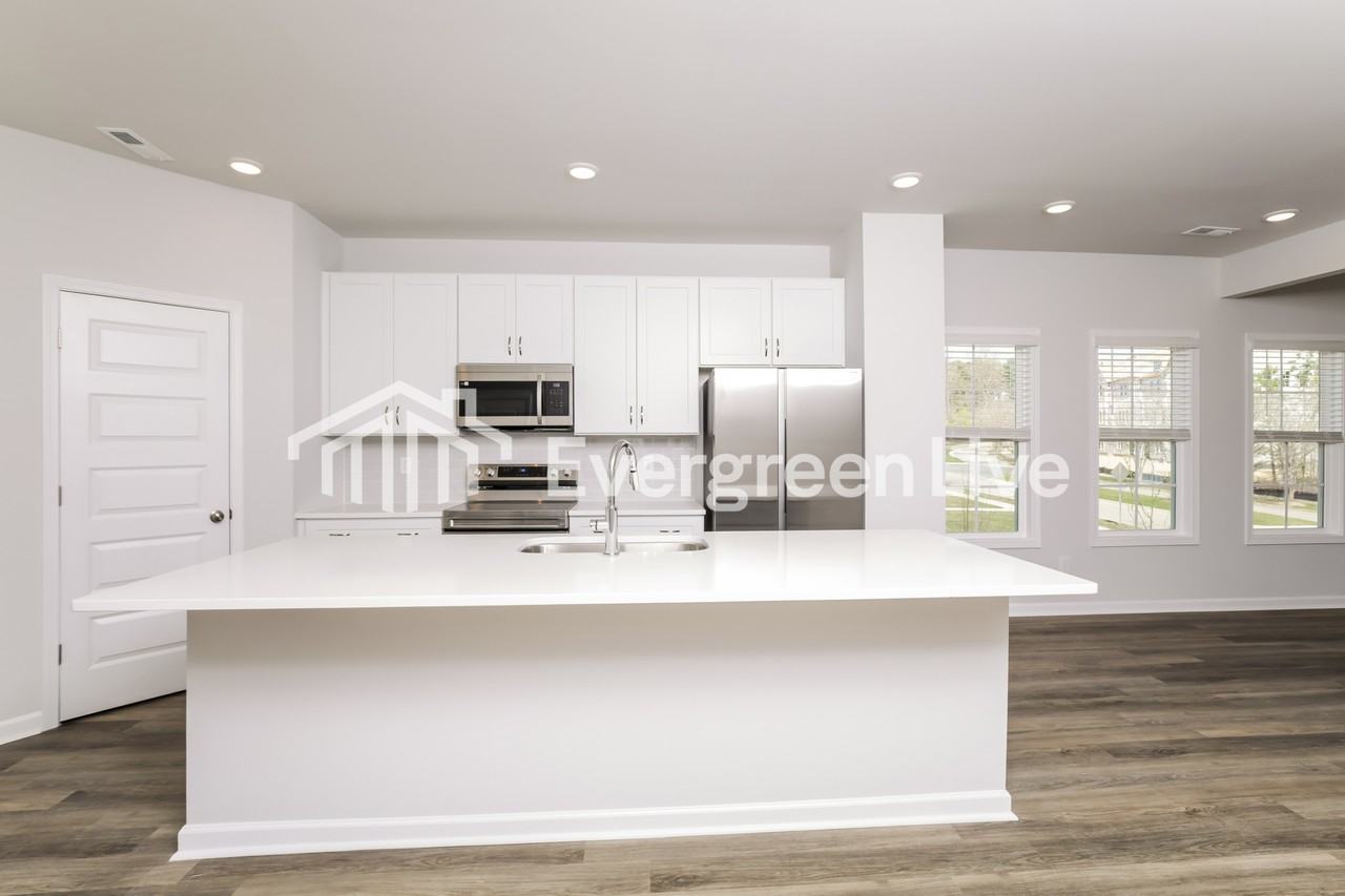 1024 Postmaster Ln - Photo 5 of 15