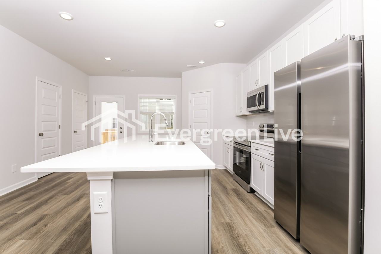1024 Postmaster Ln - Photo 6 of 15