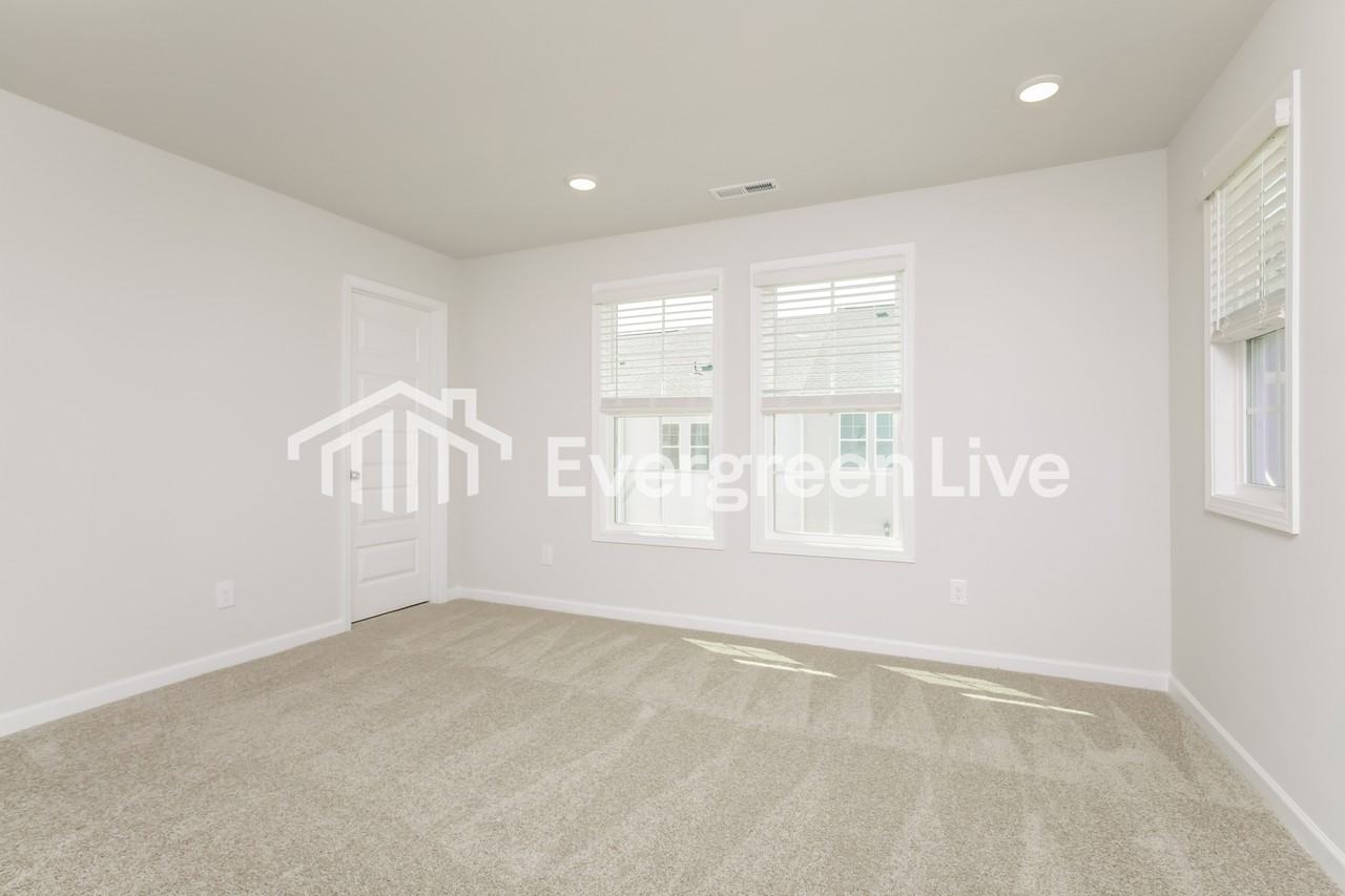 1024 Postmaster Ln - Photo 7 of 15
