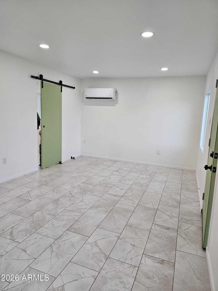 8375 W Madison St - Photo 3 of 21