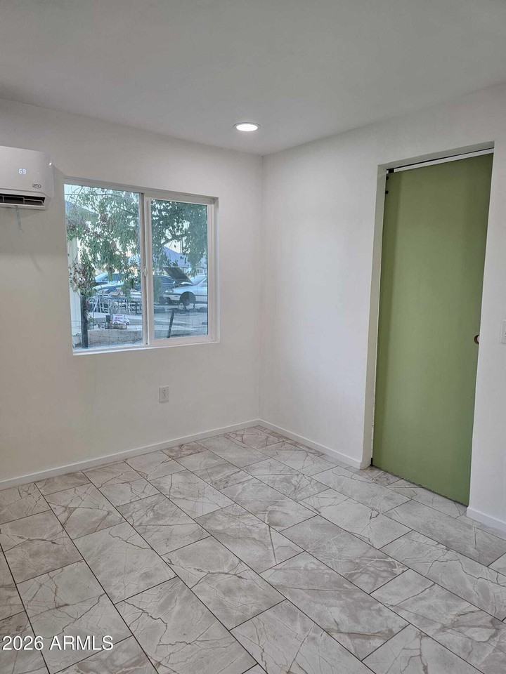 8375 W Madison St - Photo 5 of 21