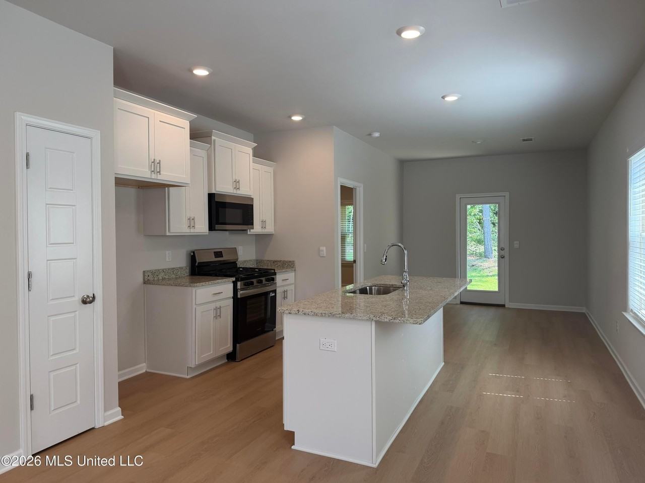 410 Hidden Reed Ct - Photo 4 of 16