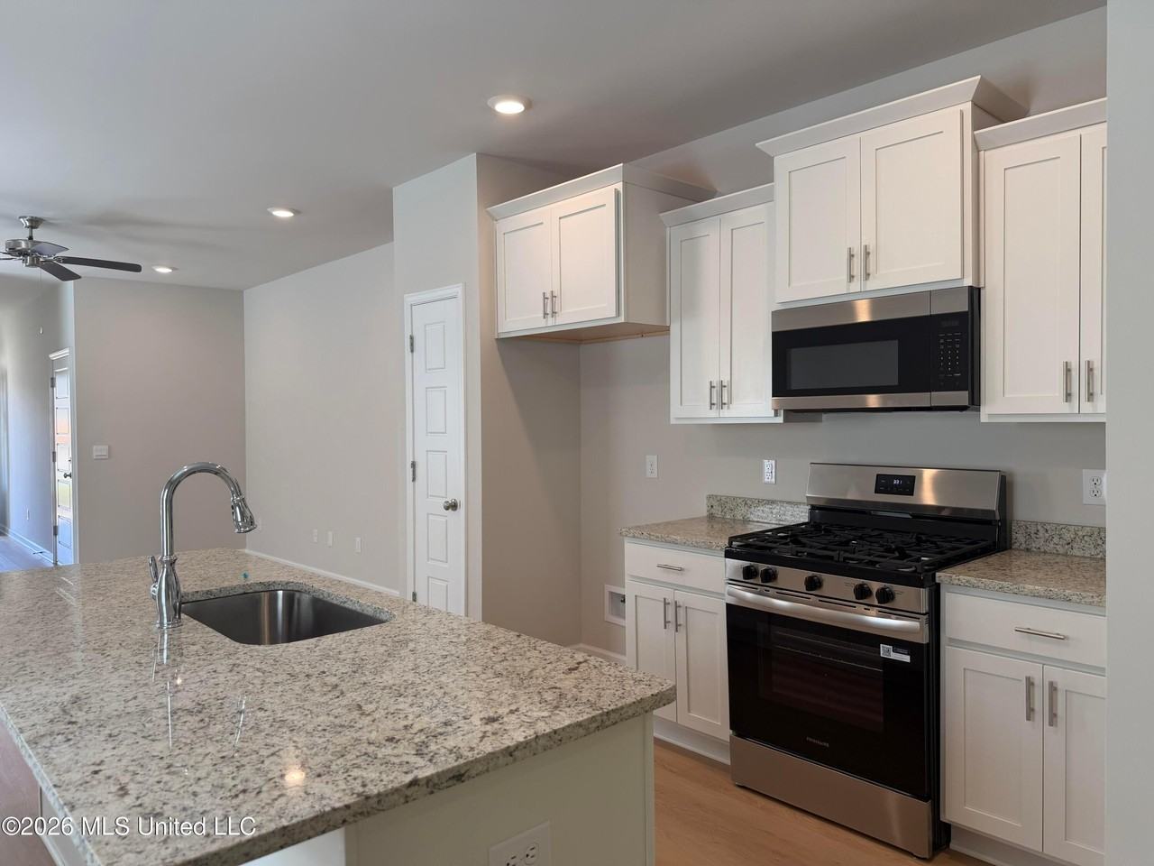 410 Hidden Reed Ct - Photo 5 of 16