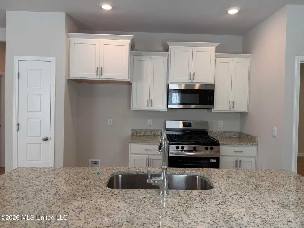410 Hidden Reed Ct - Photo 6 of 16