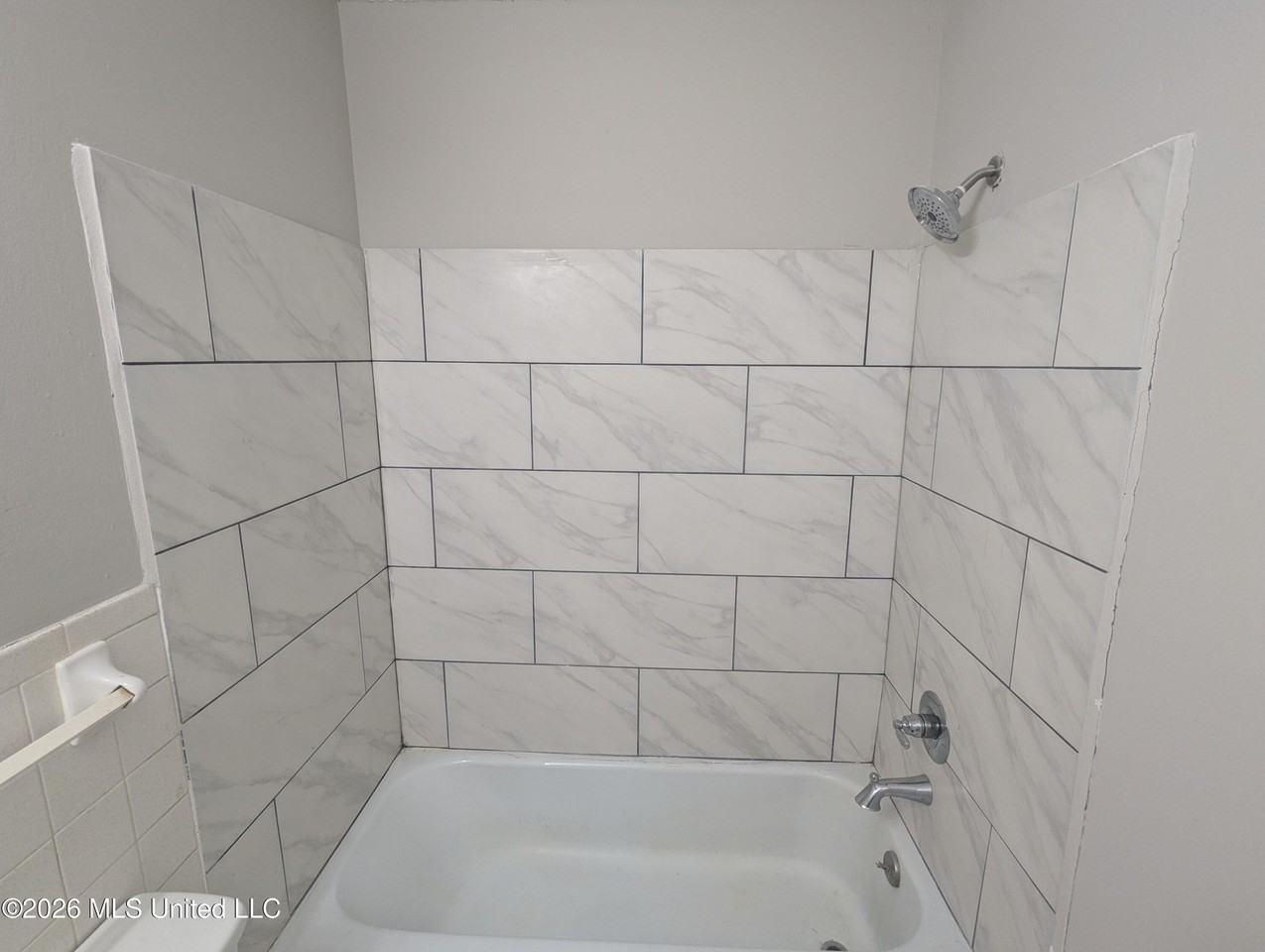 6255 Tulane Rd - Photo 6 of 9