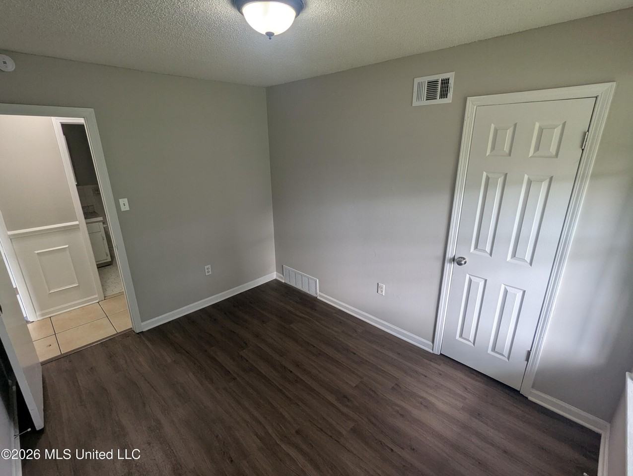 6255 Tulane Rd - Photo 7 of 9