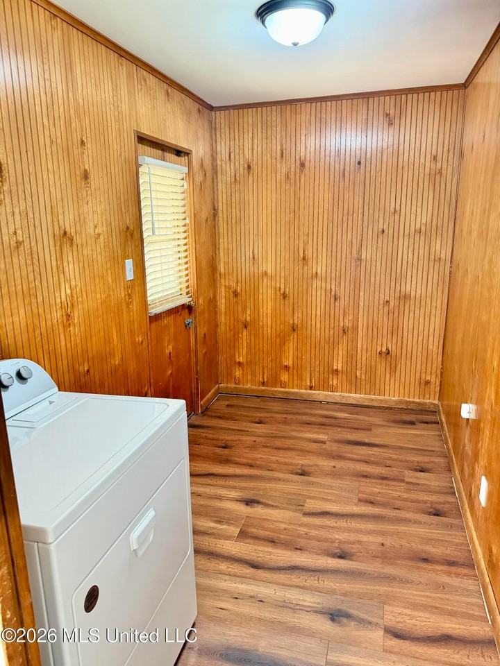 442 Hillbrook Dr - Photo 7 of 16