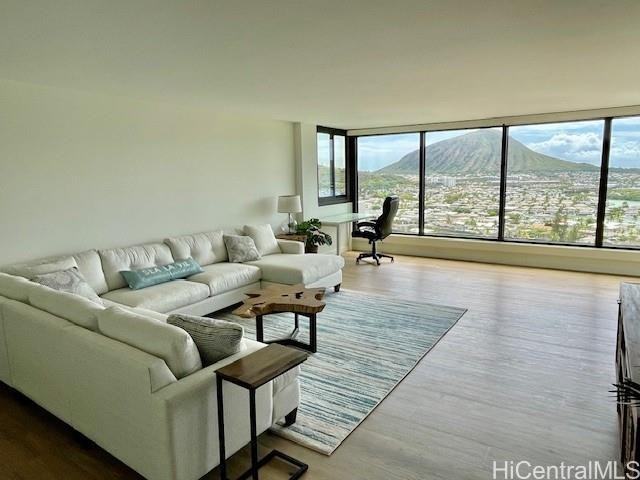 250 Kawaihae St #17D - Photo 2 of 24